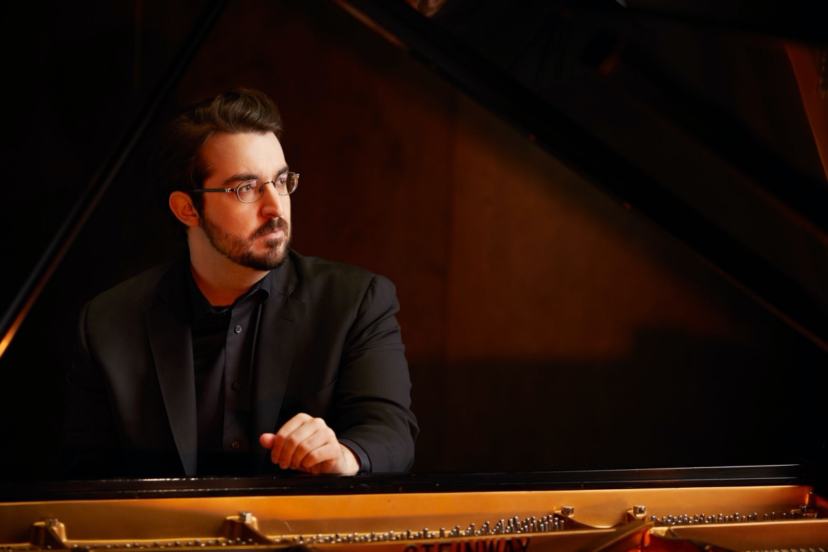 Pianist Charles Richard-Hamelin (Photo: © Elizabeth Delage)
