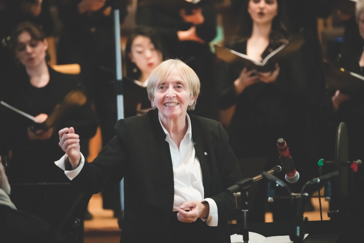 Elmer Iseler Singers conductor Lydia Adams, 2025 (Photo: Bo Huang)