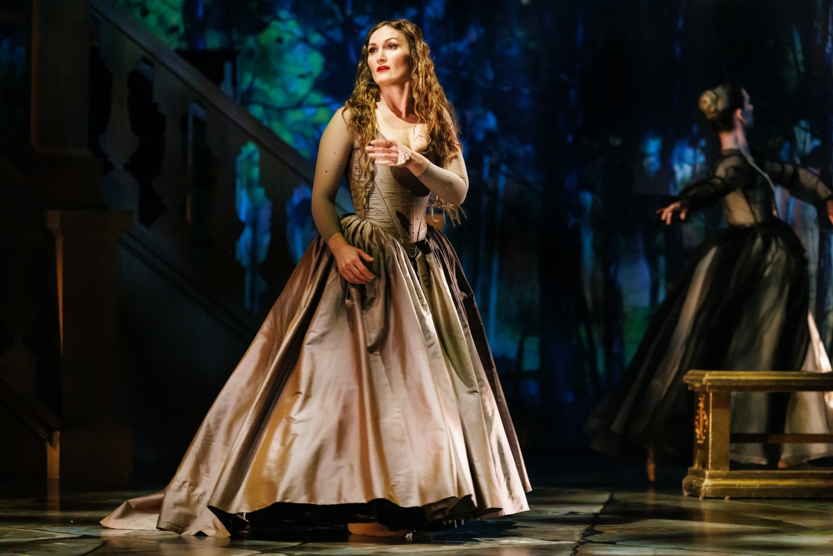 Soprano Meghan Lindsay as Mélisande in Opera Atelier'sproduction of Pelléas et Mélisande (Photo: Bruce Zinger)