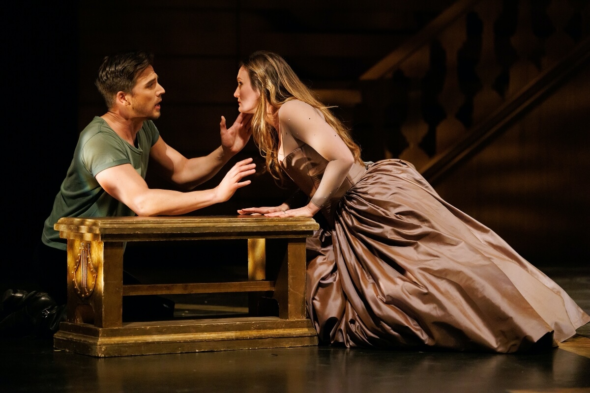 Bass Baritone Douglas Williams as Golaud and Soprano Meghan Lindsay as Mélisande in Pelléas et Mélisande (Photo: Bruce Zinger)