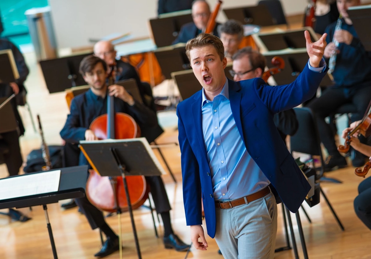 Baritone Ben Wallace in Simply Mozart, performed in the Richard Bradshaw Amphitheatre, Canadian Opera Company, 2026 (Photo: Karen E. Reeves)