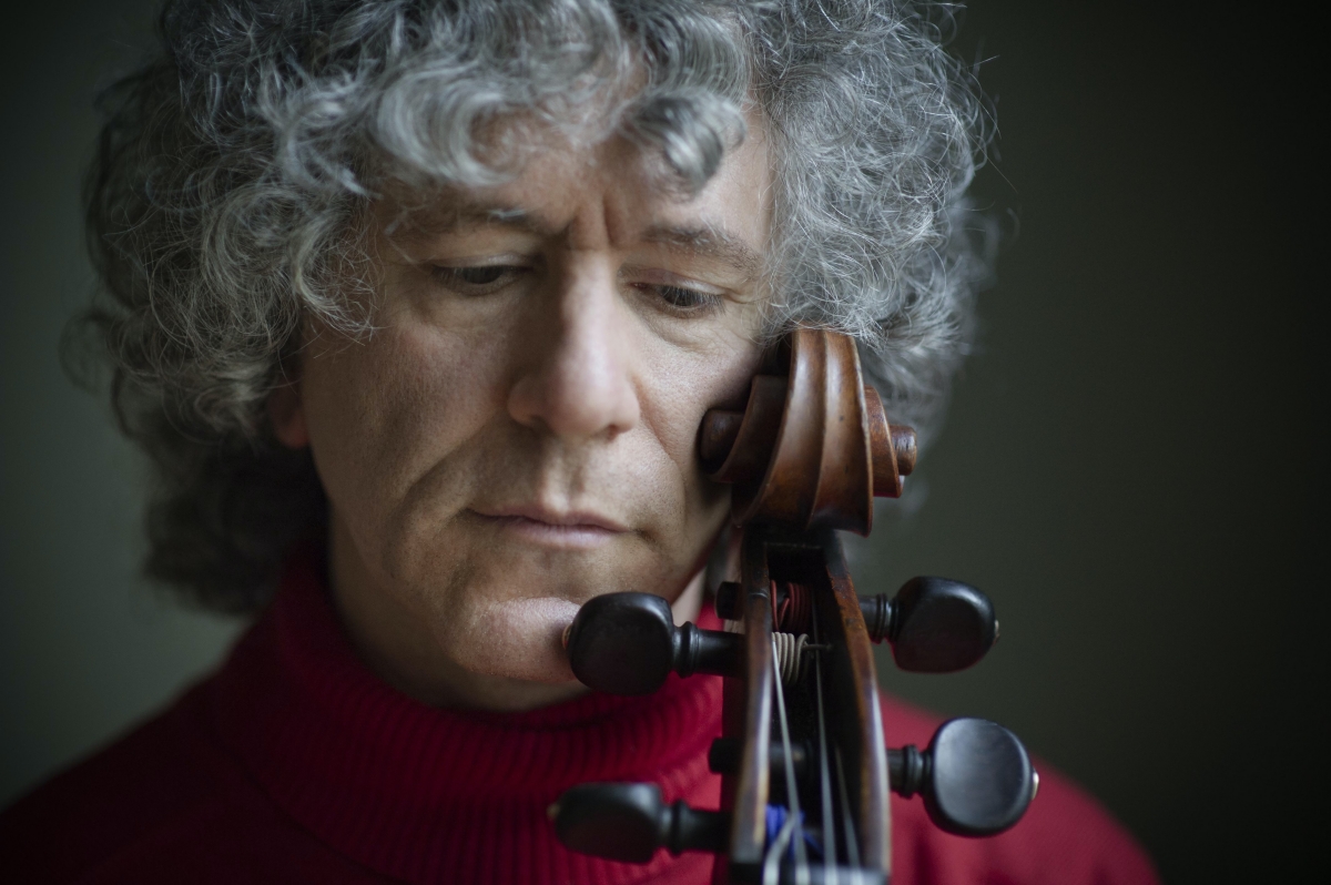Cellist Steven Isserlis (Photo: Jean Baptiste Millot)
