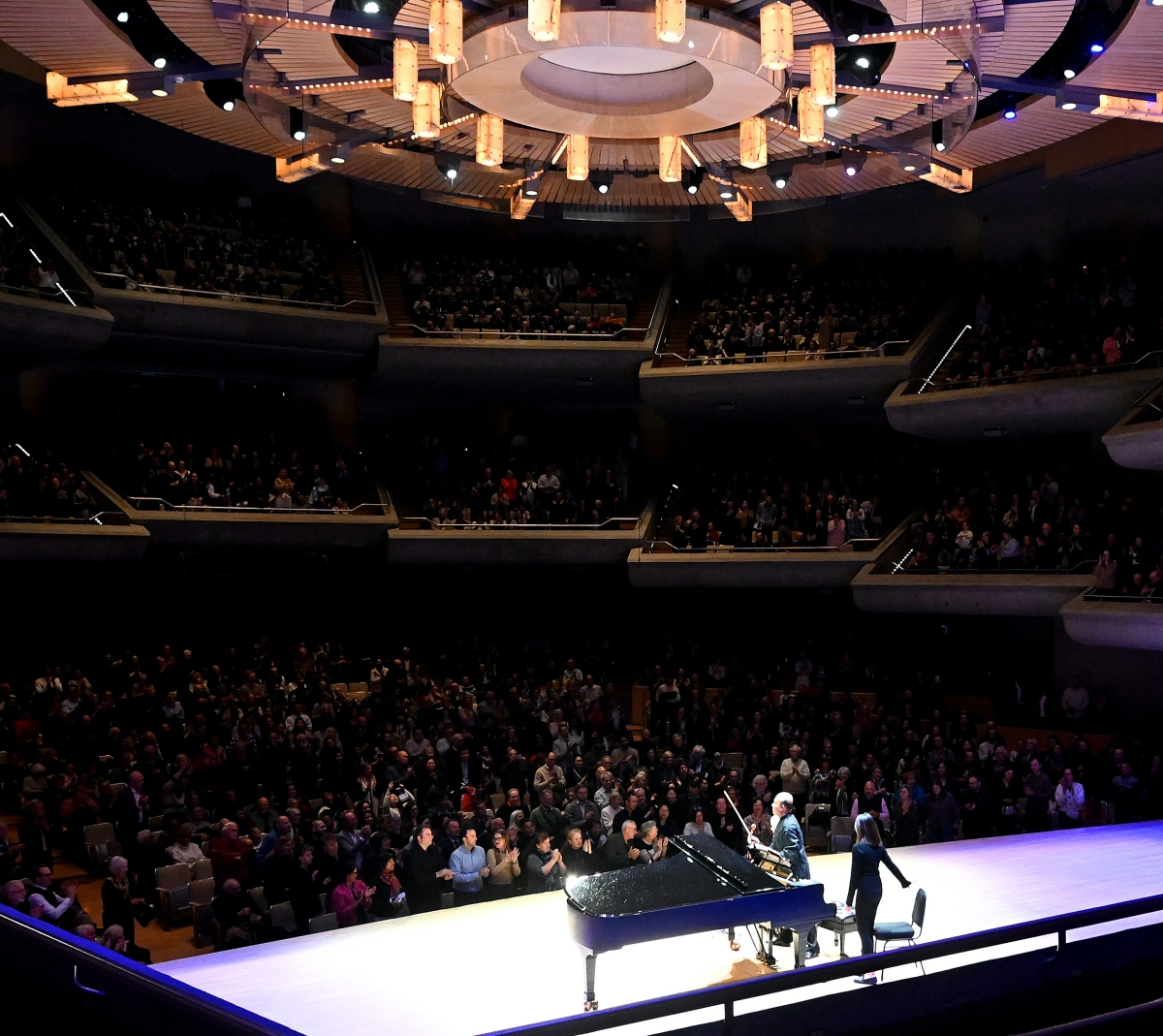 Itzhak Perlman with Rohan De Silva, piano at Roy Thomson Hall (Photo: Jag Gundu)