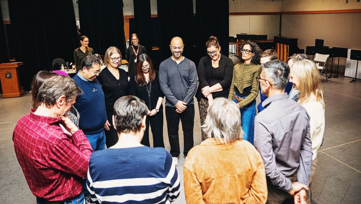 Alexis Milligan leads a Theatre of Medicine workshop in November 2025 (Photo courtesy of Alexis Milligan)