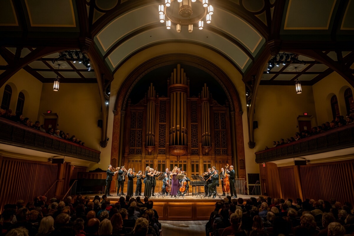 Rachel Podger performs with the Tafelmusik Baroque Orchestra (Photo: Dahlia Katz)