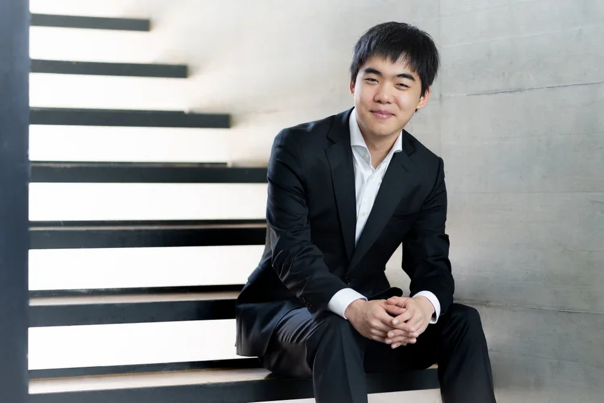 Pianist Kevin Chen (Photo: Fabrice Umiglia)