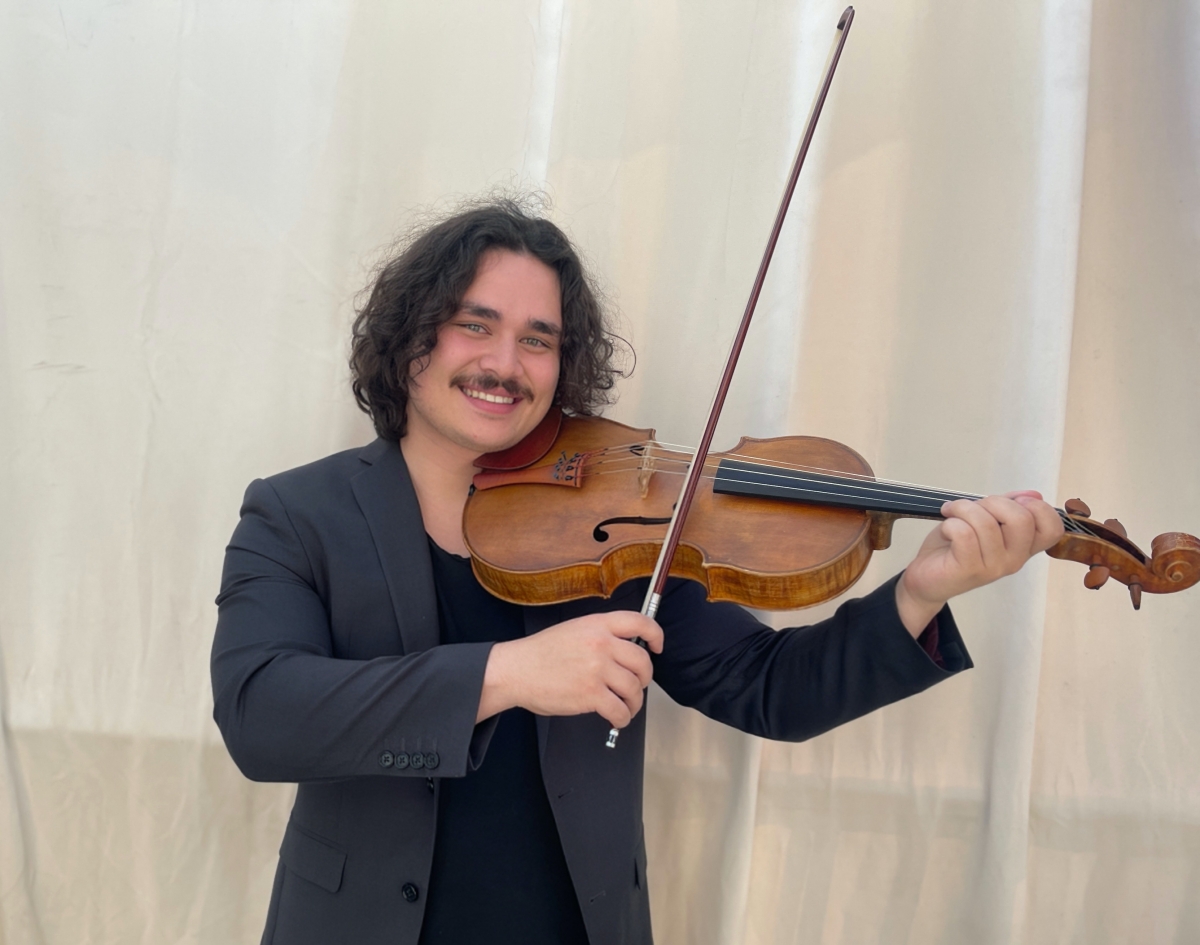 Med student — and violist — Andrew Loe (Photo courtesy of the artist)