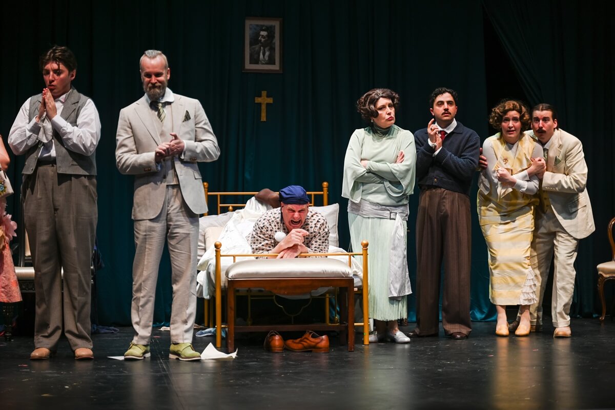 Puccini's Gianni Schicchi, presented by Opera 5, Left to Right: Betto: Tristan Pritham; Simone: Aaron Dimoff; Gianni Schicchi: Gregory Dahl; Zita: Krisztina Szabó; Rinuccio: Jeremy Scinocca; La Ciesca: MacKenzie Sechi; Marco: Christopher Pitre-McBride (Photo: Emily Ding Photography)