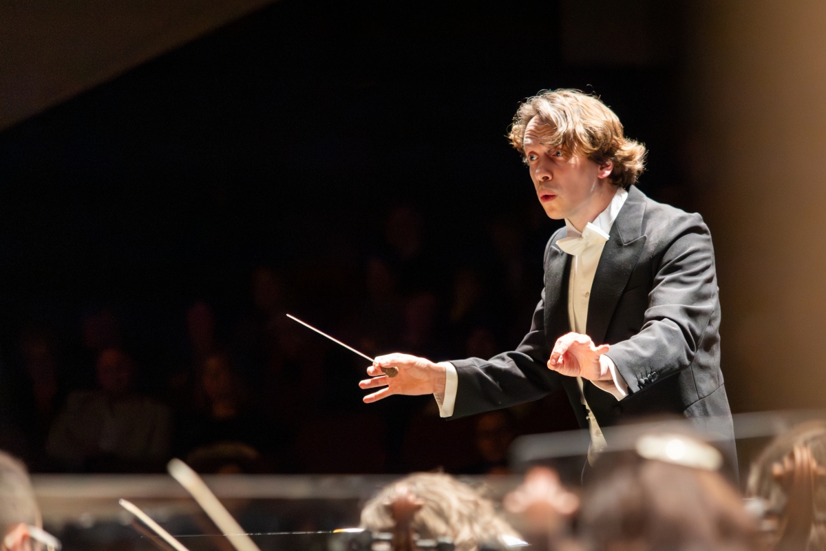 James Kahane conducts the Hamilton Philharmonic Orchestra (Photo: Kasey Bridges)