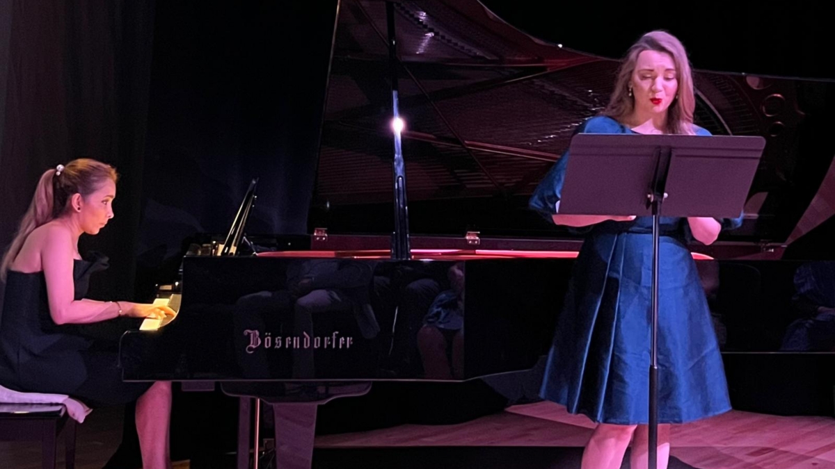 Sydney Baedke sings “Ain’t It a Pretty Night” from Carlisle Floyd’s opera Susannah with pianist Asal Irnmehr (Photo courtesy of Cultureland Opera Collective)