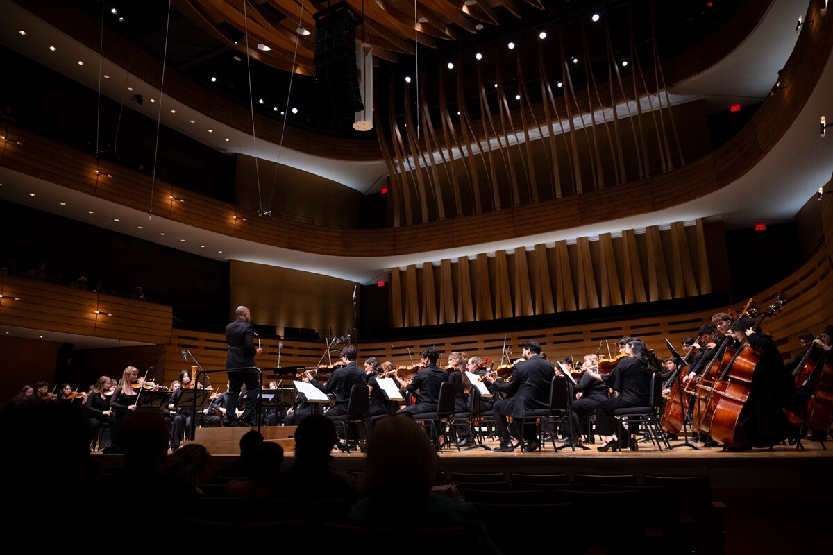 Daniel Bartholomew-Poyser conducts the National Youth Orchestra of Canada at Toronto's Koerner Hall, July 18, 2026 (Photo: Stuart Lowe)